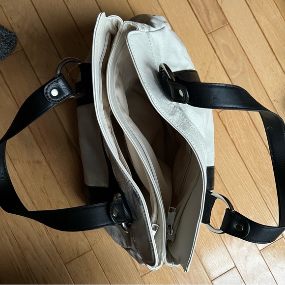 Cream and Black Handbag - Picture 4 of 8